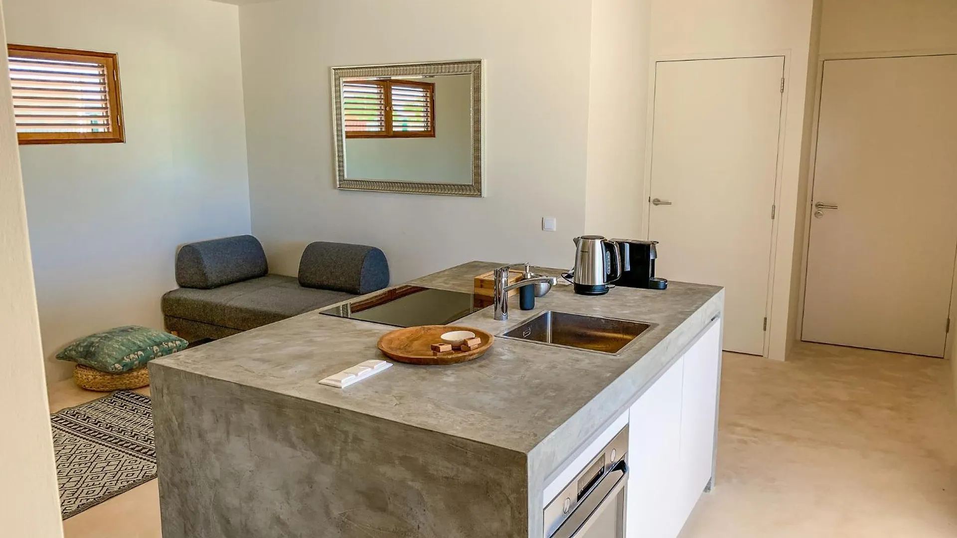 Isla Penthouse & Garden Apartments Bonaire クラレンダイク ボネール、シント・ユースタティウスおよびサバ